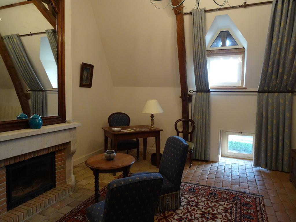 Bed and Breakfast Gentilhommiere De Collonges Prisse Экстерьер фото