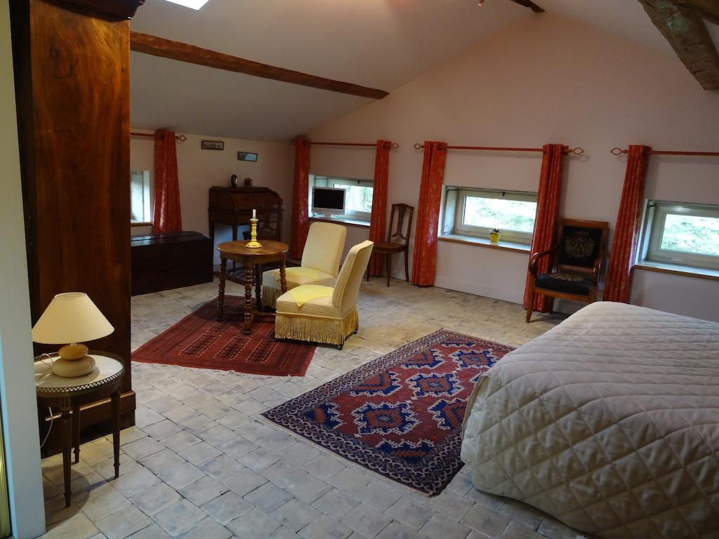Bed and Breakfast Gentilhommiere De Collonges Prisse Номер фото